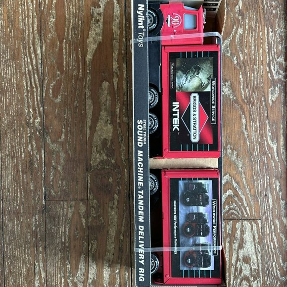 Vintage Nylint 90th Briggs & Stratton Collectors Series 1999  Pressed Steel  NIB - Picture 3 of 4